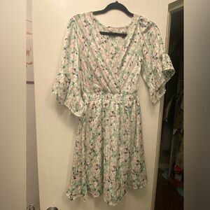 Size Medium Long Sleeve V-neck dress